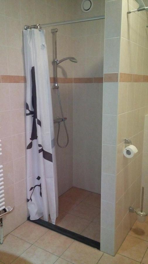 Uut In Thuus 21A Apartman Buren  Kültér fotó